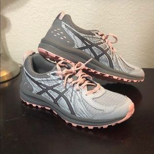 kyrie 3 gold and white